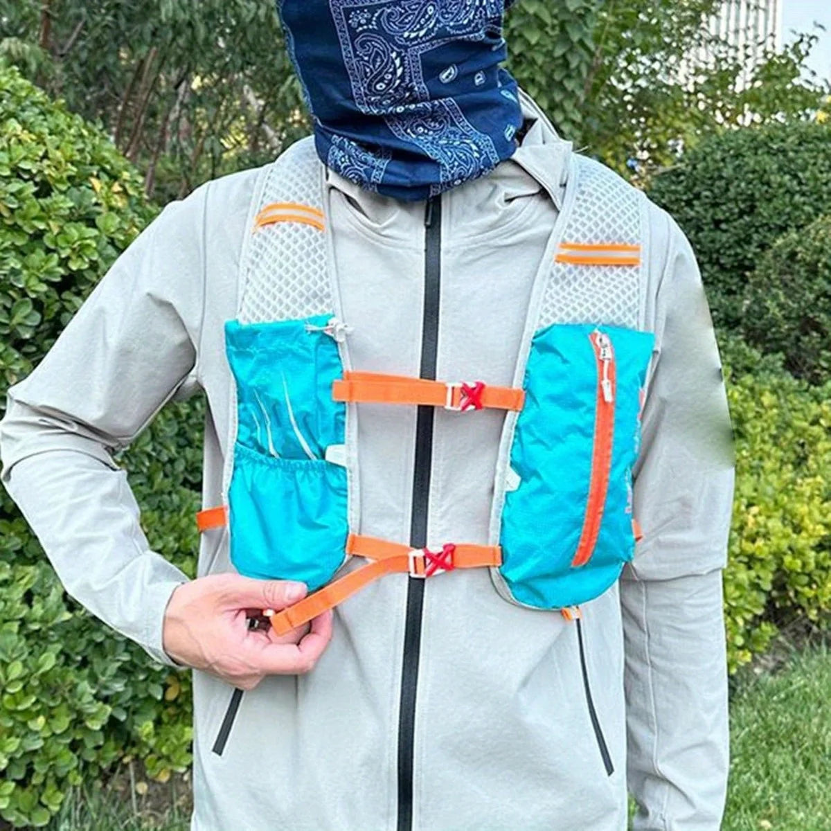 Hydration Vest Running Backpack for Men & Women, Water Pack for Hiking, Camping, Climbing & Cycling, Lightweight Daypack